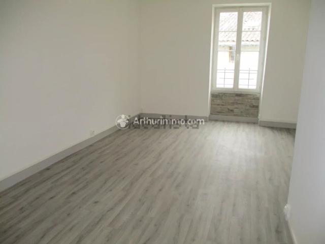 Appartement location à Saint-Jean-d'Angély, Charente-Maritime