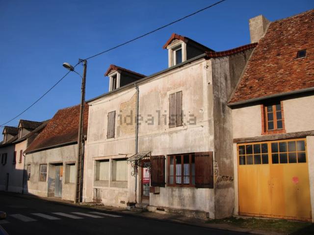 Appartement vente à Faubourg de Moulins, Saint-Pierre-le-Moûtier