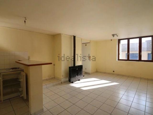 Appartement location à Faubourg de Moulins, Saint-Pierre-le-Moûtier
