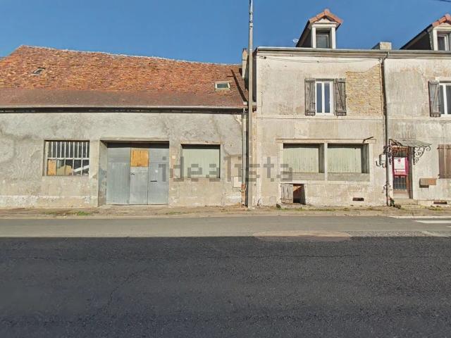 Appartement location à Faubourg de Moulins, Saint-Pierre-le-Moûtier
