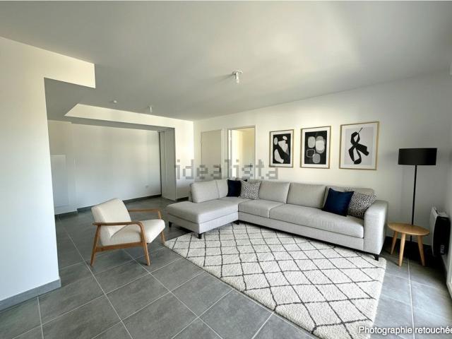 Appartement location à Lotissement Le Vert Village, Saint-Rémy-de-Provence