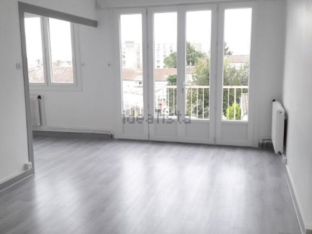 Appartement location à Saint-Eutrope, Saintes
