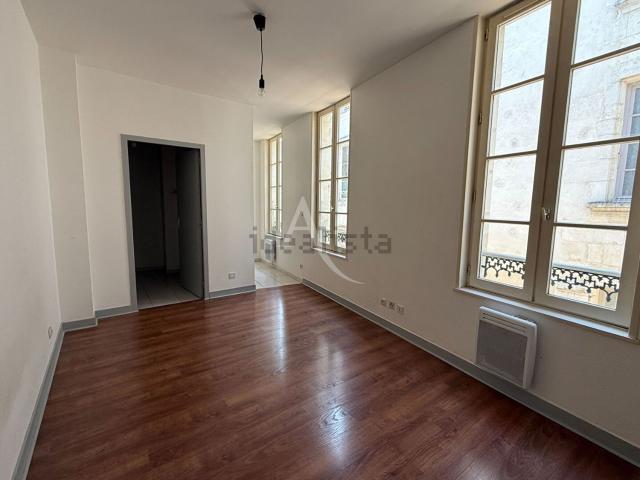 Appartement location à Saint-Pierre, Saintes