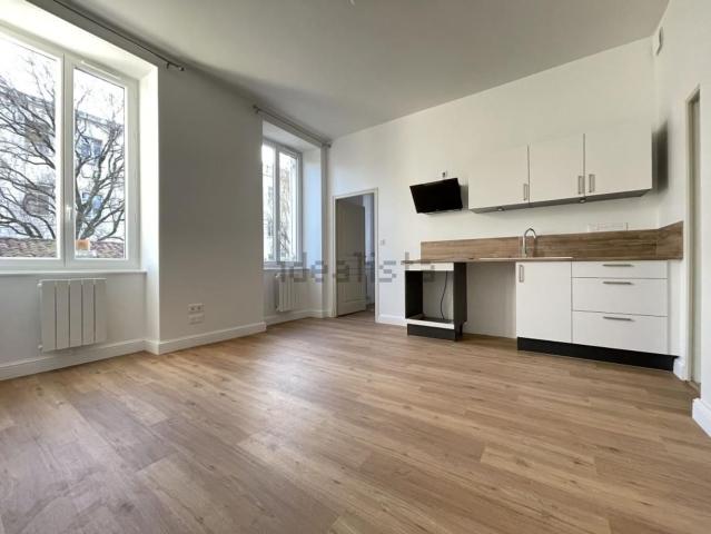 Appartement location à Saint-Pierre, Saintes