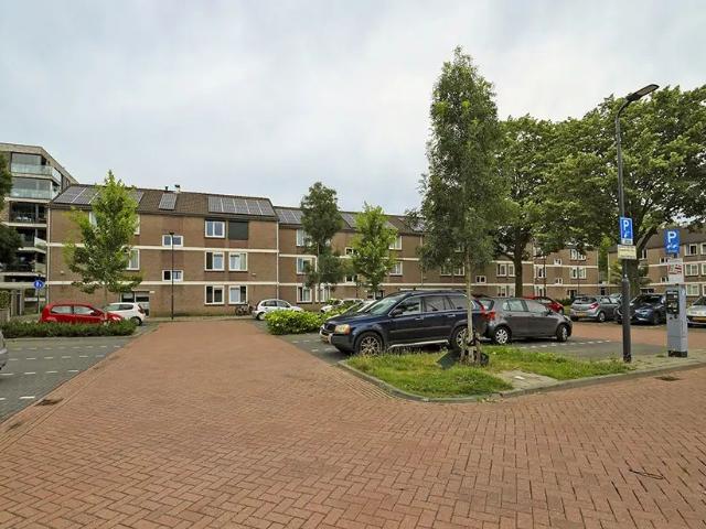 Appartement te huur in Strijen, Oosterhout