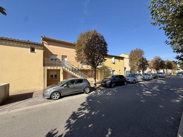 Appartement location à Lotissement Le Béal du Moulin, Sénas