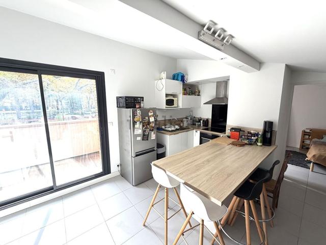 Appartement location à Cavaillarde, Simiane-Collongue