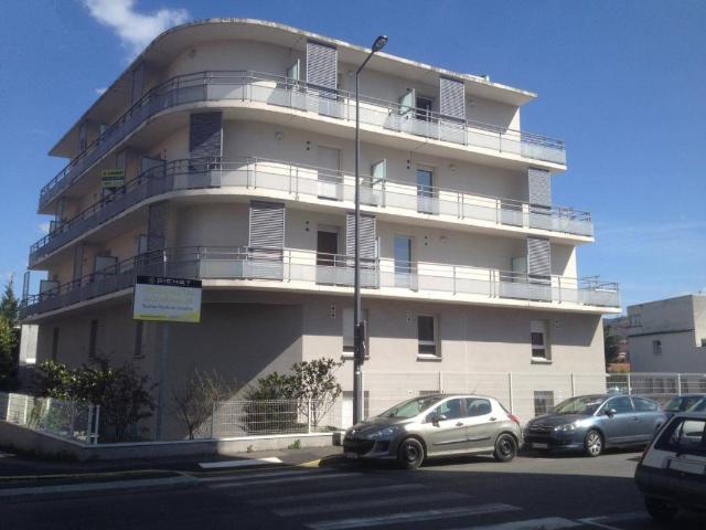 Studio location à France métropolitaine, Saint-etienne