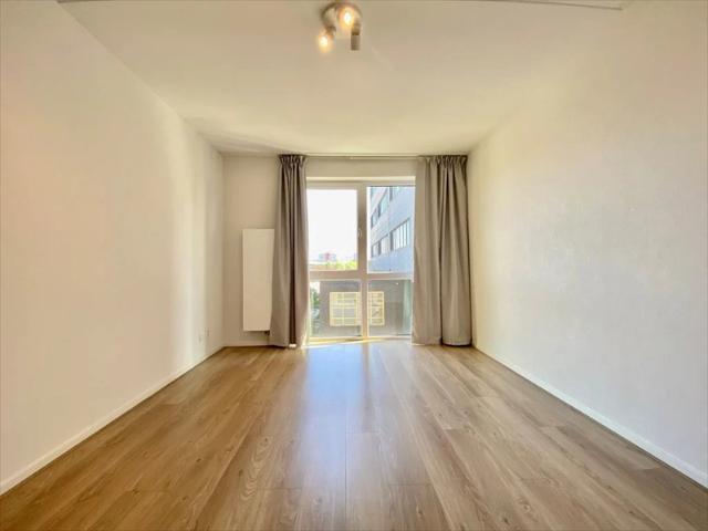 Appartement te huur in Laak, Zuid Holland