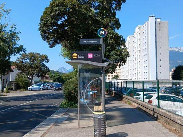 Studio location à Quartier Commanderie, Échirolles
