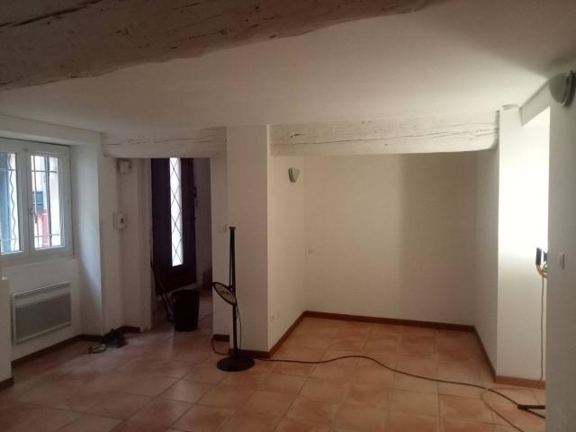 Studio location à Centre ville, Carpentras