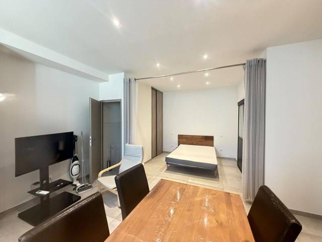 Studio location à Caumont-sur-Durance, Vaucluse