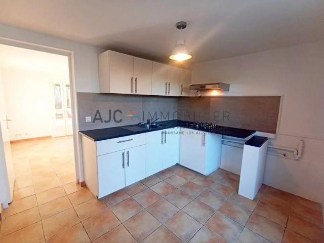 Appartement location à Arles, Saint-etienne-du-grès