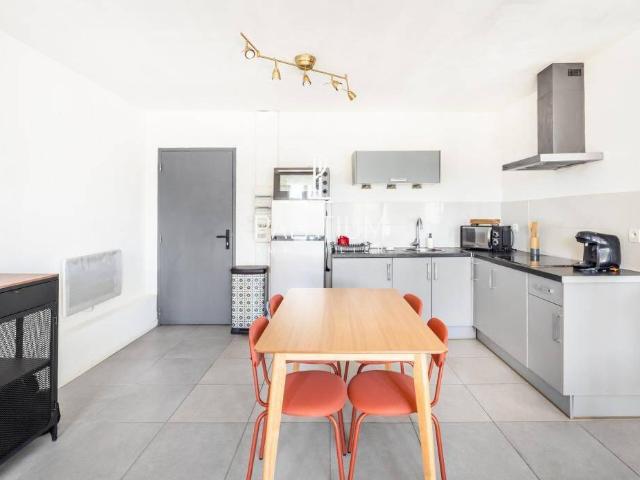 Appartement location à Saint-Martin-de-Brômes, Alpes-de-Haute-Provence