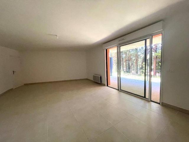 Appartement location à Montaren, Montaren-et-Saint-Médiers