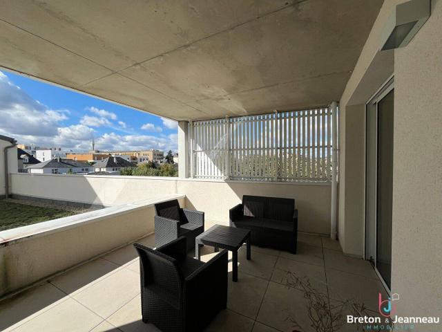 Appartement location à Gare-Senelle-Pont de Paris, Laval