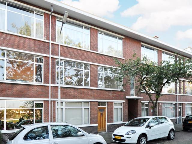 Appartement te huur in Laak, Zuid Holland
