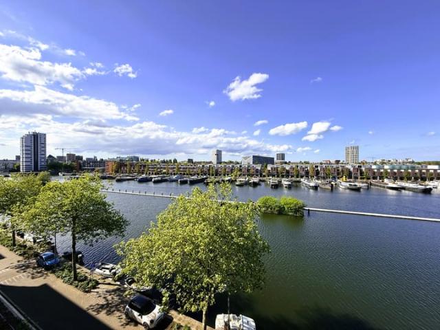 Appartement te huur in Oost, Amsterdam