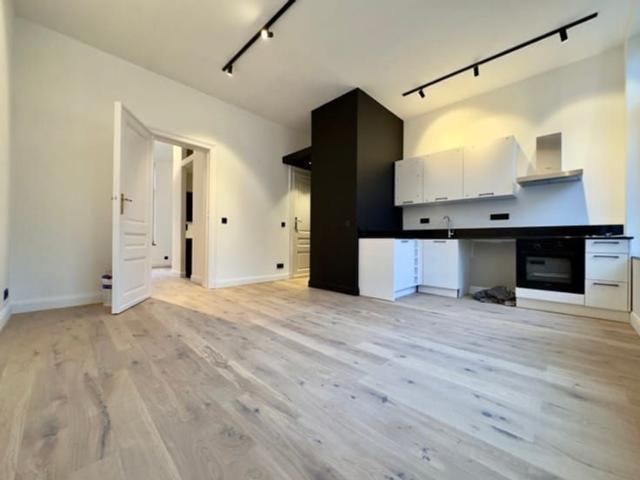 Appartement location à Albert, Forest - Vorst