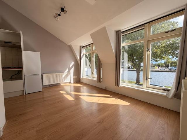Appartement te huur in Alphen Aan Den Rijn, Zuid Holland