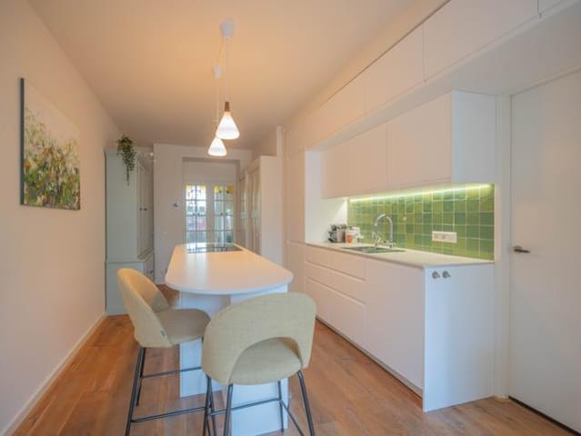 Appartement te huur in Zuid, Amsterdam