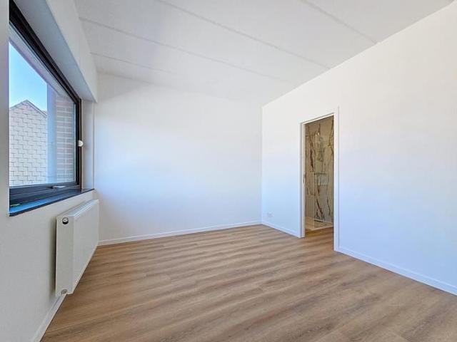 Appartement location à Lessen, Wallonie