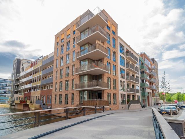 Appartement te huur in Holland Park, Diemen