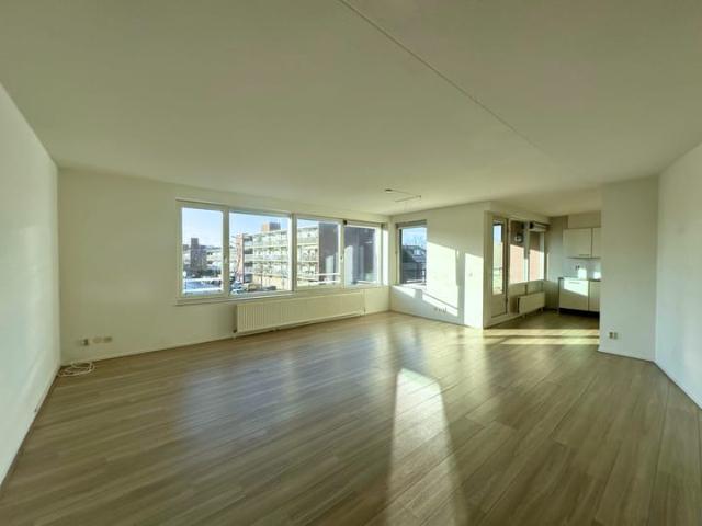 Appartement te huur in Santpoort-noord, Noord Holland