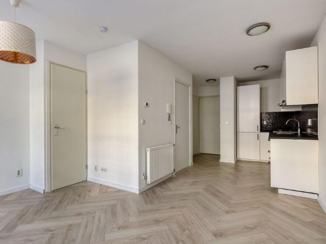 Appartement te huur in Zuid, Amsterdam