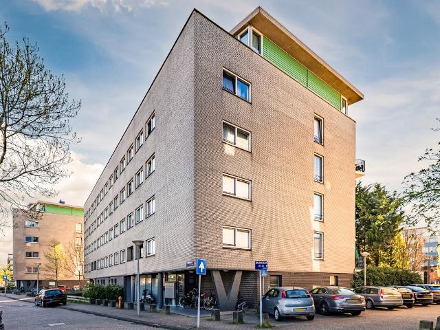 Appartement te huur in Sloten, Amsterdam