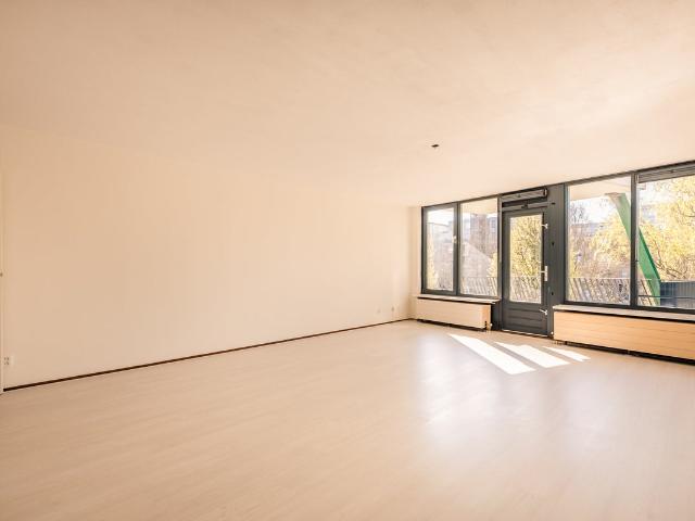 Appartement te huur in Sloten, Amsterdam