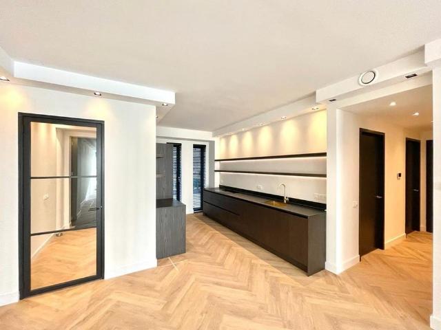 Appartement te huur in The Mayor, Noord Holland