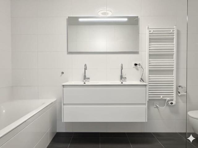 Appartement te huur in The Mayor, Noord Holland