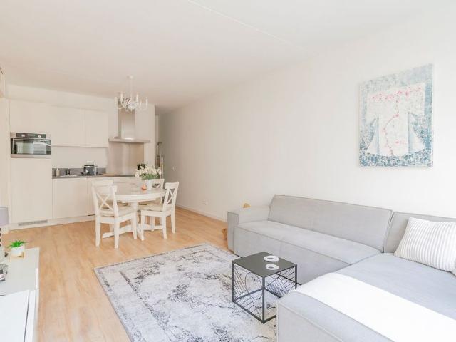 Appartement te huur in Holland Park, Diemen