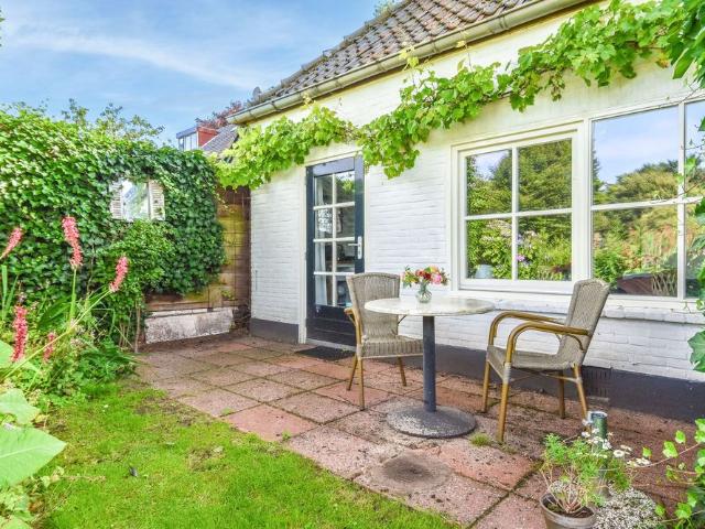 Appartement te huur in Laren, Noord Holland