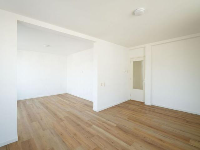 Appartement te huur in Winkelcentrum De Julianabaan, Voorburg