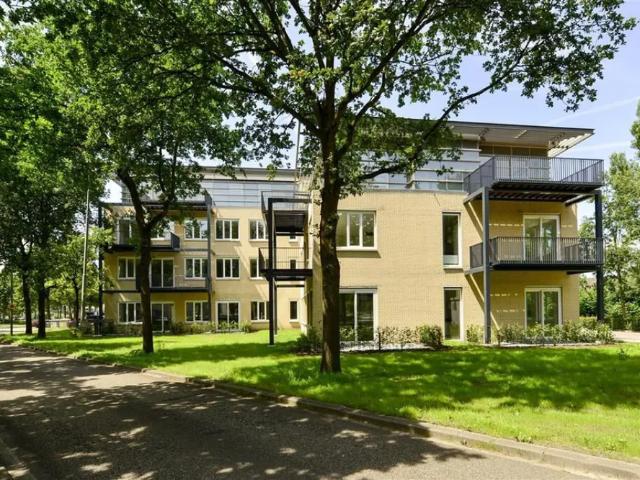 Appartement te huur in Huizen, Noord Holland