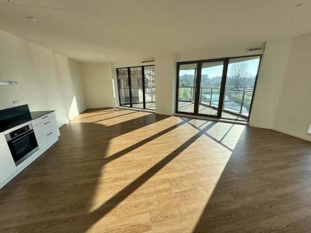 Appartement te huur in Holland Park, Diemen