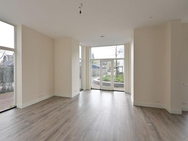 Appartement te huur in Huizen, Noord Holland