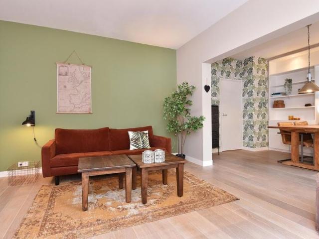 Appartement te huur in Bezuidenhout, Zuid Holland