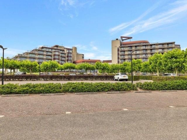 Appartement te huur in Huizen, Noord Holland