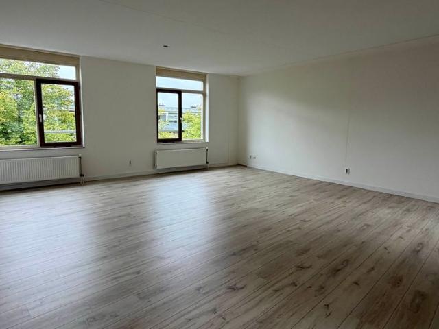 Appartement te huur in Bezuidenhout, Zuid Holland