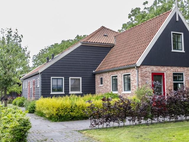 Appartement te huur in Broek In Waterland, Noord Holland