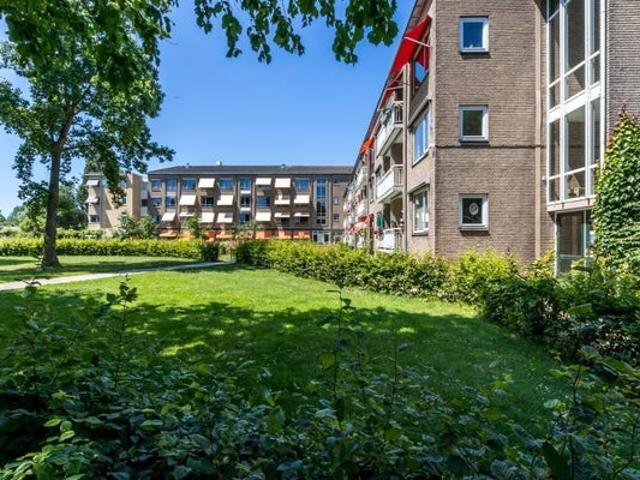 Appartement te huur in Deventer, Schrijversbuurt