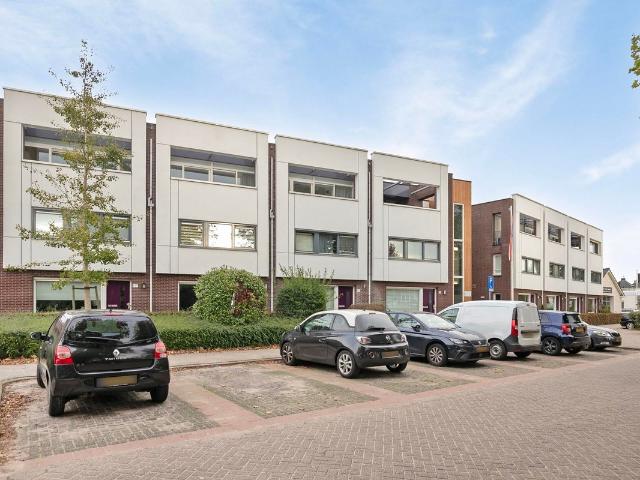Appartement te huur in Alphen Aan Den Rijn, Zuid Holland