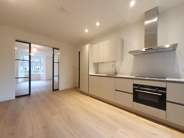 Appartement te huur in Zuid, Amsterdam