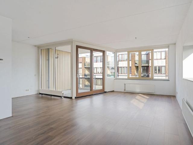Appartement te huur in Alphen Aan Den Rijn, Zuid Holland