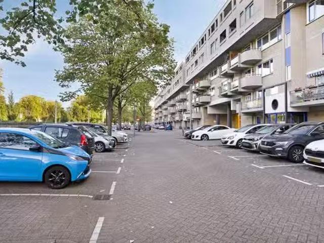 Appartement te koop in Het Lage Land, Rotterdam