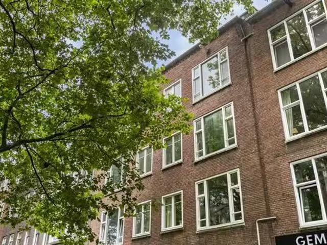 Appartement te koop in Het Lage Land, Rotterdam