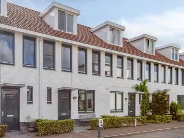 Appartement te koop in Stratum, Acht